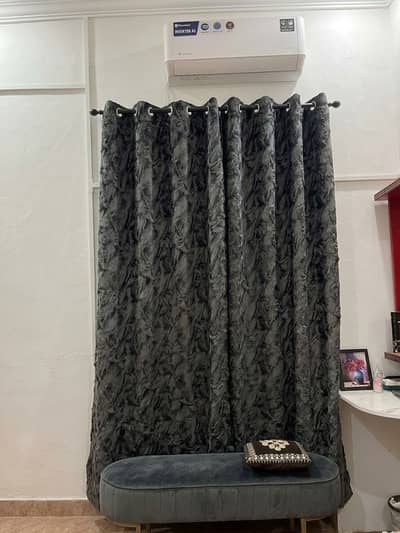 Set of 2 curtains