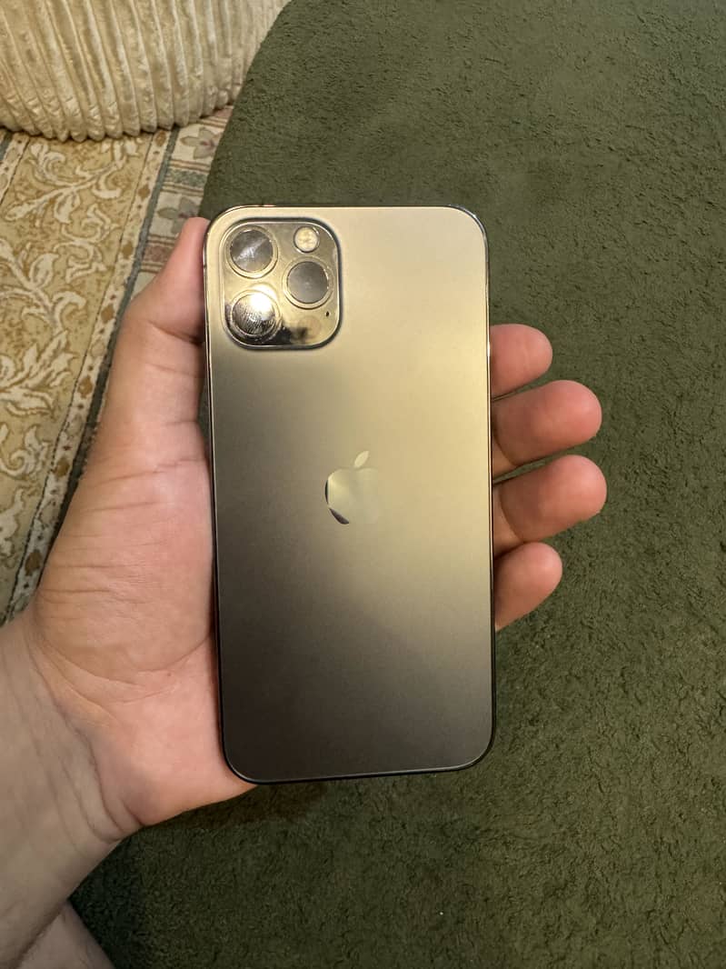 Apple iPhone 12 pro 8