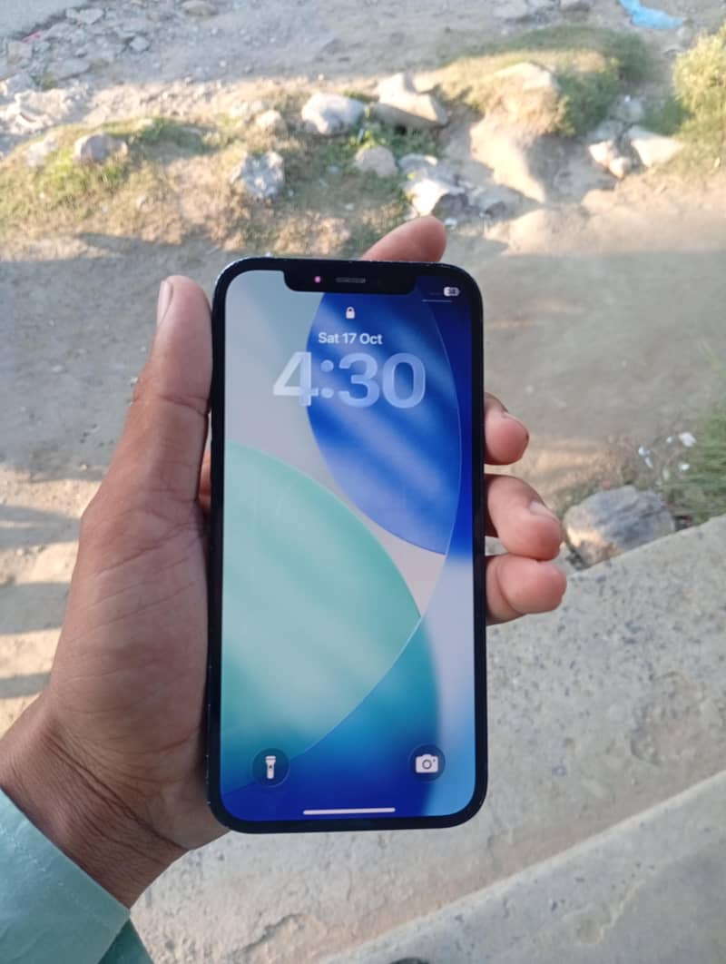 Apple iPhone 12 3