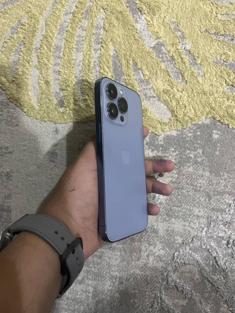 Apple iPhone 13 Pro 2
