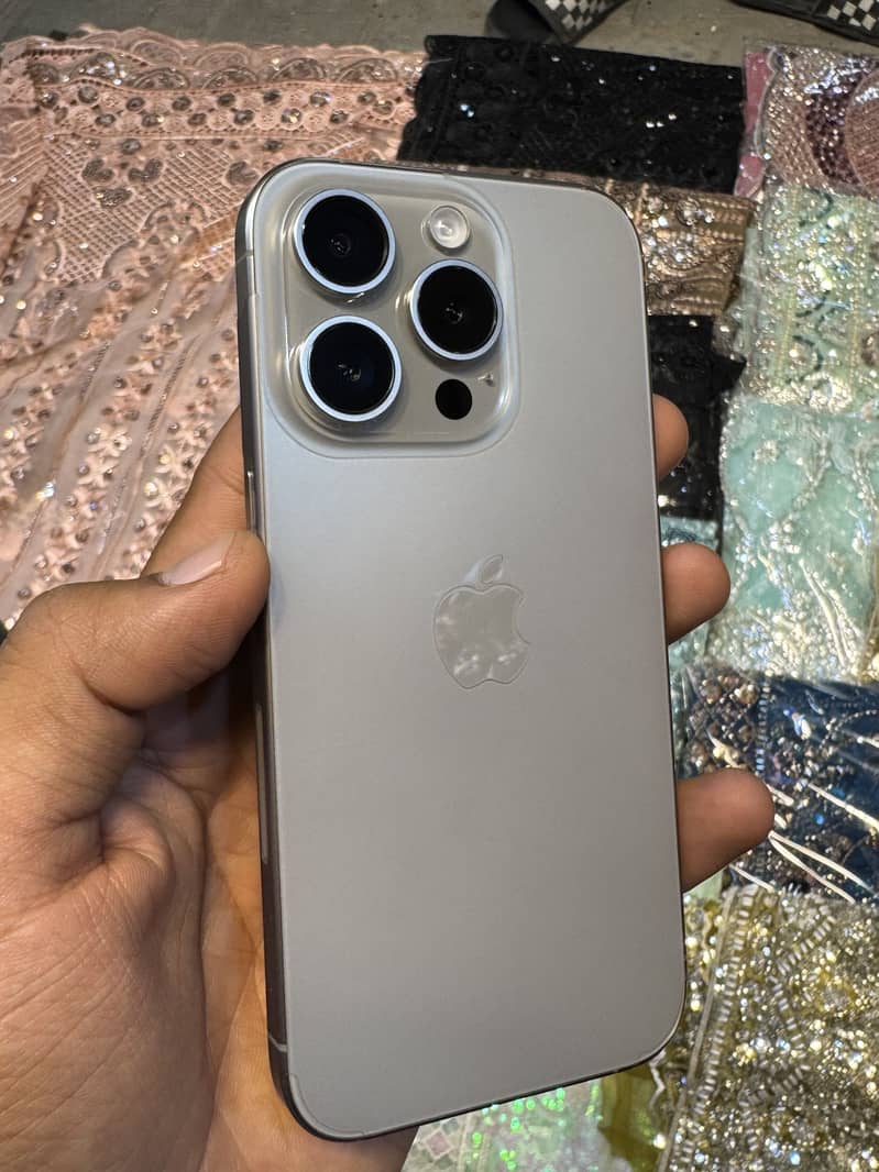 Apple iPhone 15 Pro 0