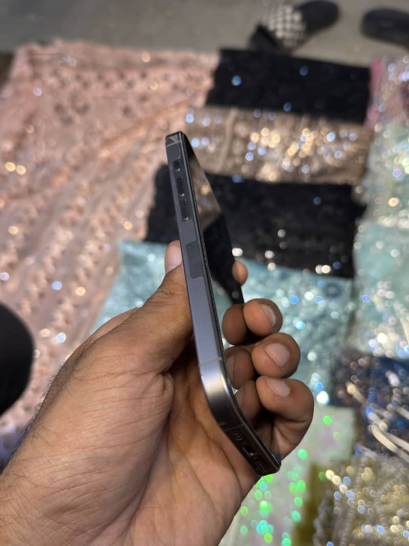 Apple iPhone 15 Pro 2