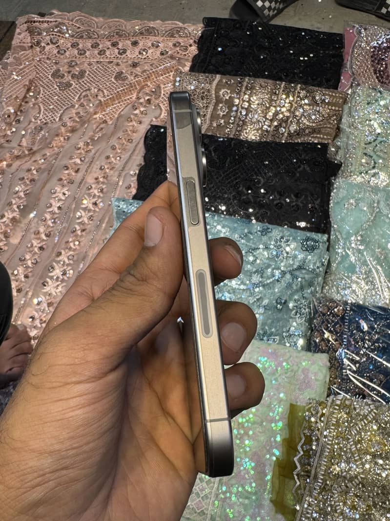 Apple iPhone 15 Pro 3