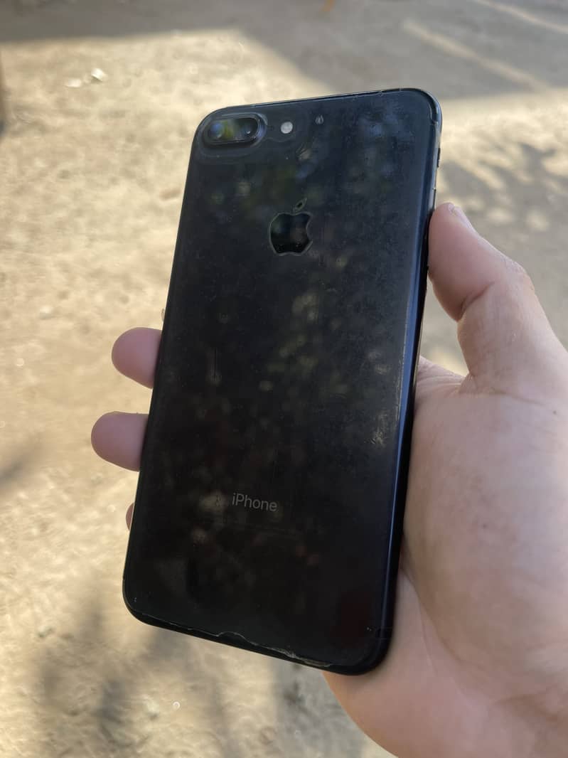 Apple iPhone 7 Plus 1