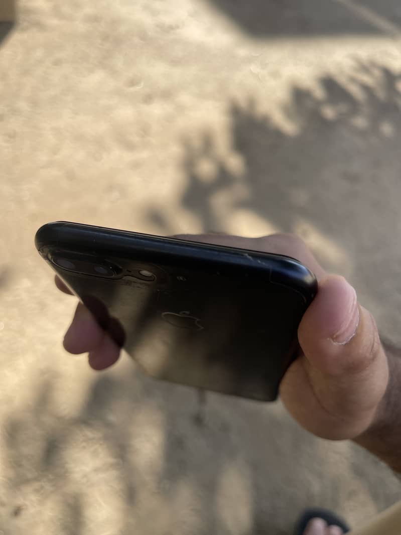 Apple iPhone 7 Plus 3