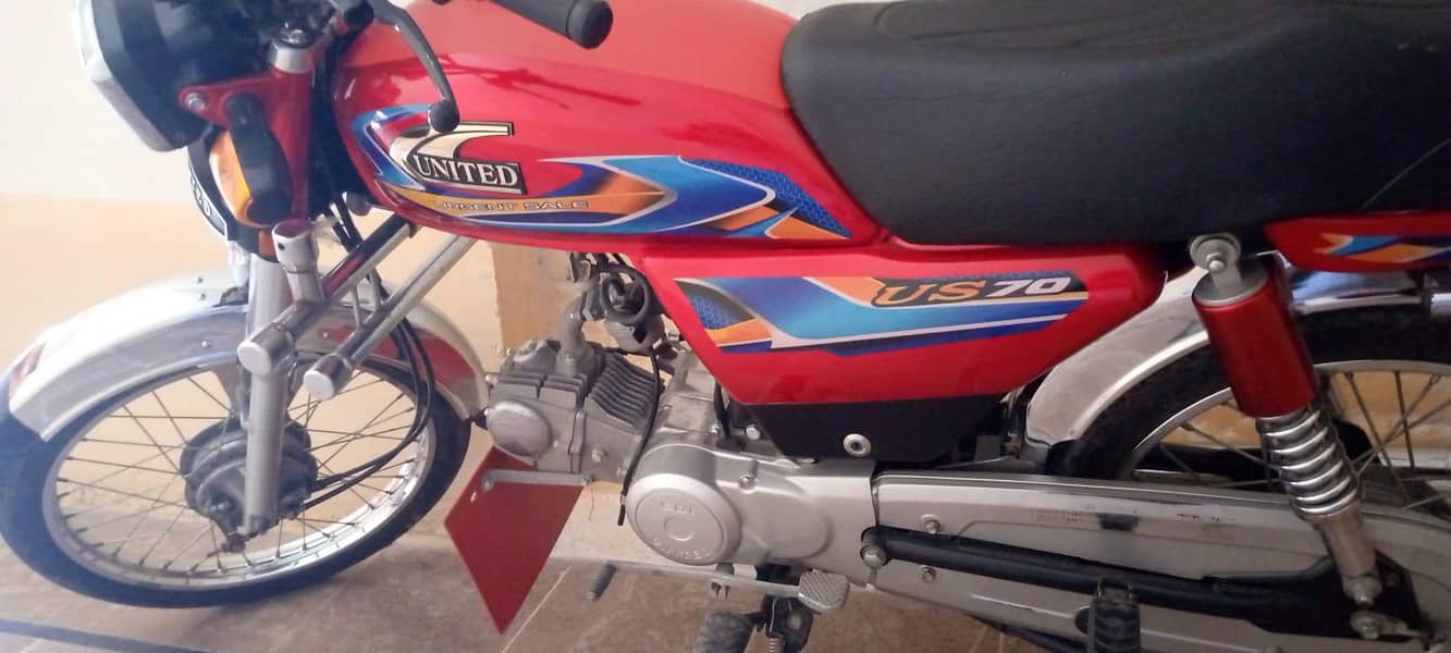 United CD 70 4