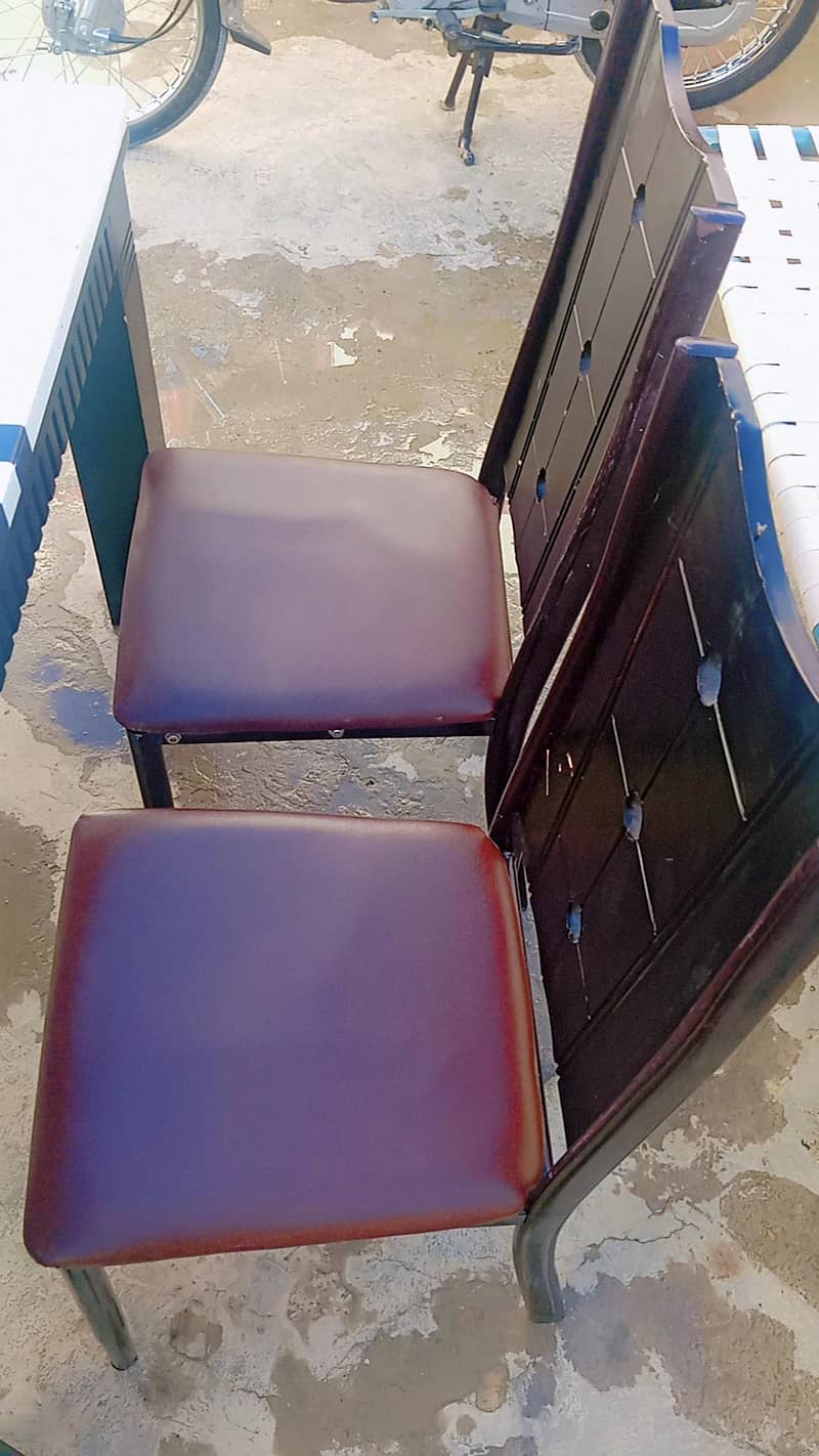 Dinning table with Chairs 4
