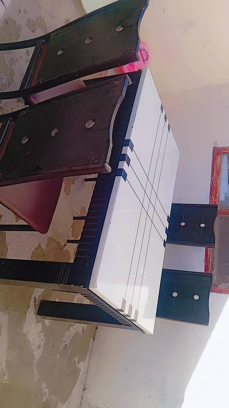 Dinning table with Chairs 6