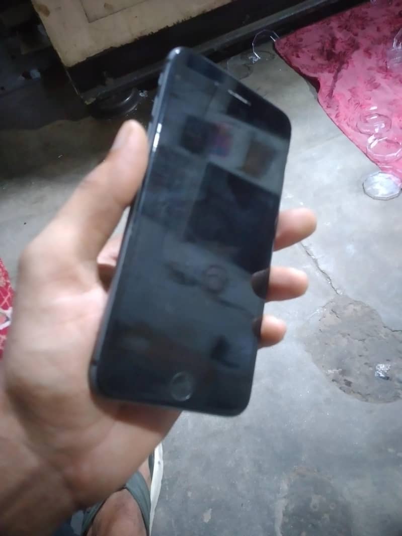 Apple iPhone 8 Plus 2