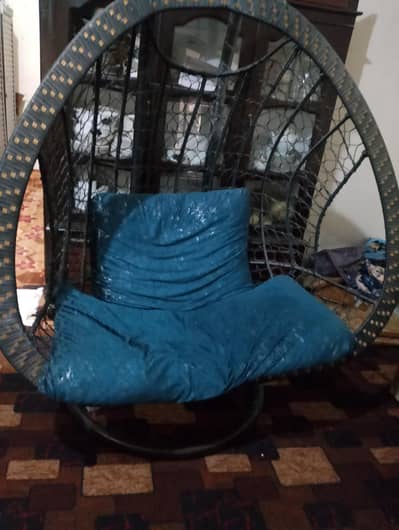 Hanging swing chair