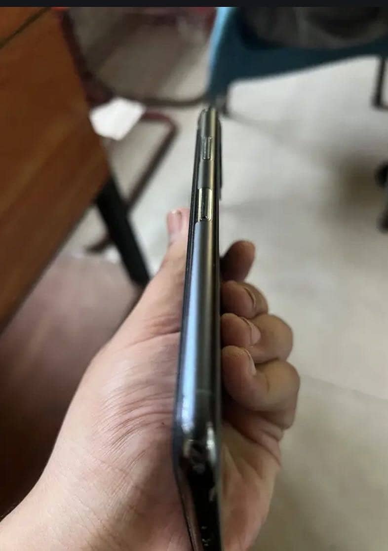 Apple iPhone 11 Pro Max 3