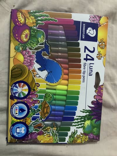 arcrylic coloured markers