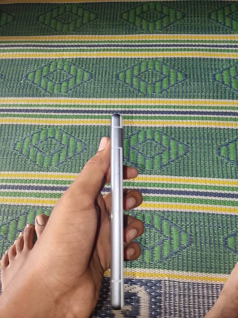 Google Pixel 7a 5