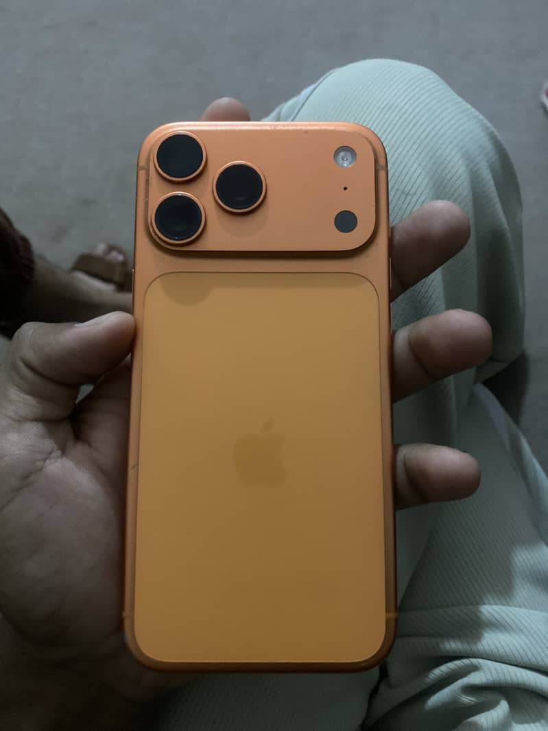 Apple iPhone 17 Pro Max 1