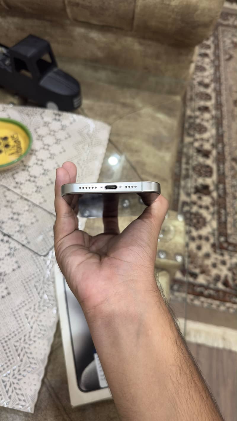 Apple iPhone 15 Pro Max 1