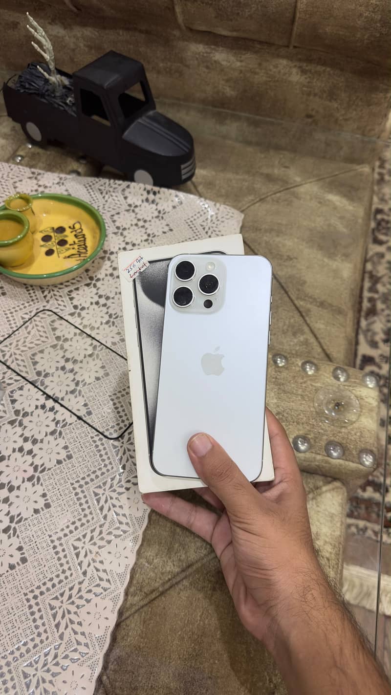 Apple iPhone 15 Pro Max 7