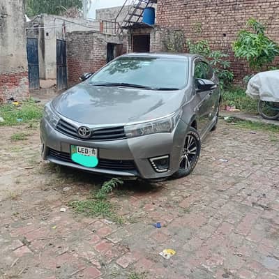 Toyota Corolla Altis 14/15 grandi full option . 03187730838