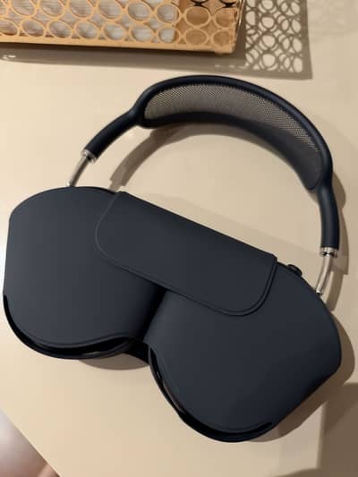 AirPods Max 2 (Midnight) - Brand New Condition (Used Only 1 Day)