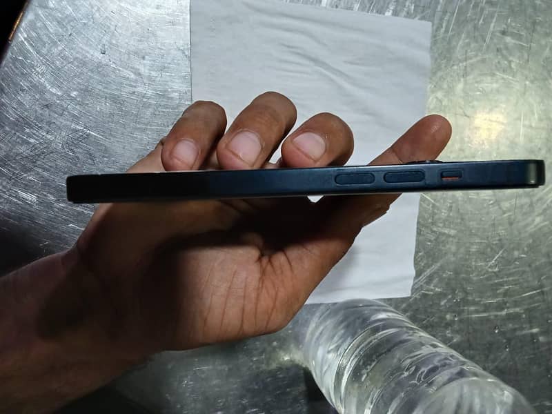 Apple iPhone 14 5