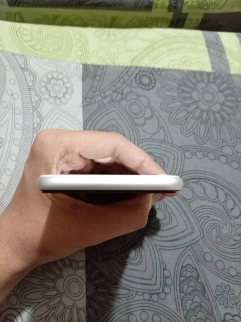 Apple iPhone SE 4