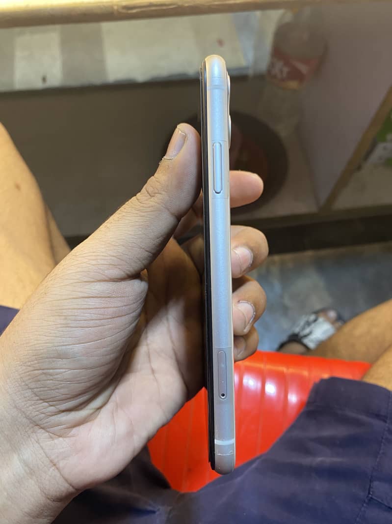 iPhone 11 2