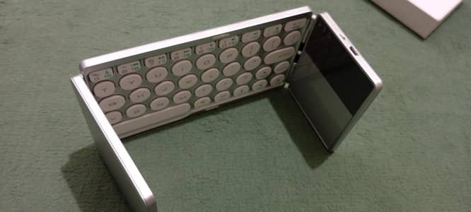 Foldable Bluetooth Keyboard with Touchpad For Sale