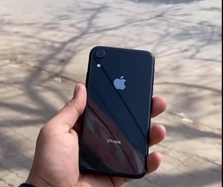 Apple iPhone XR 0