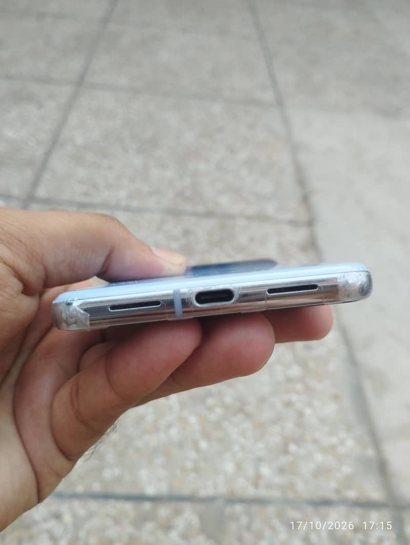 Google Pixel 8 Pro 2