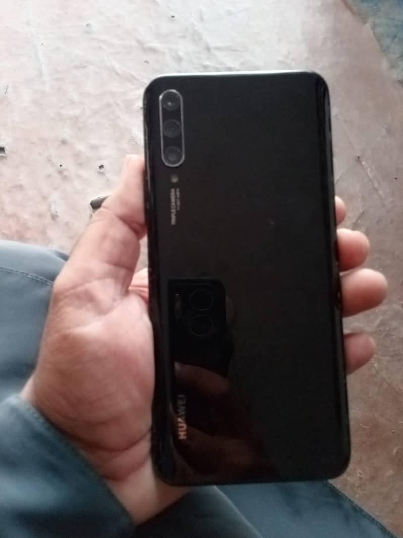 Huawei Y9s 1
