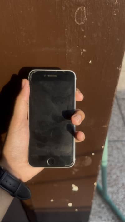 Apple iPhone SE 2020 pta approved