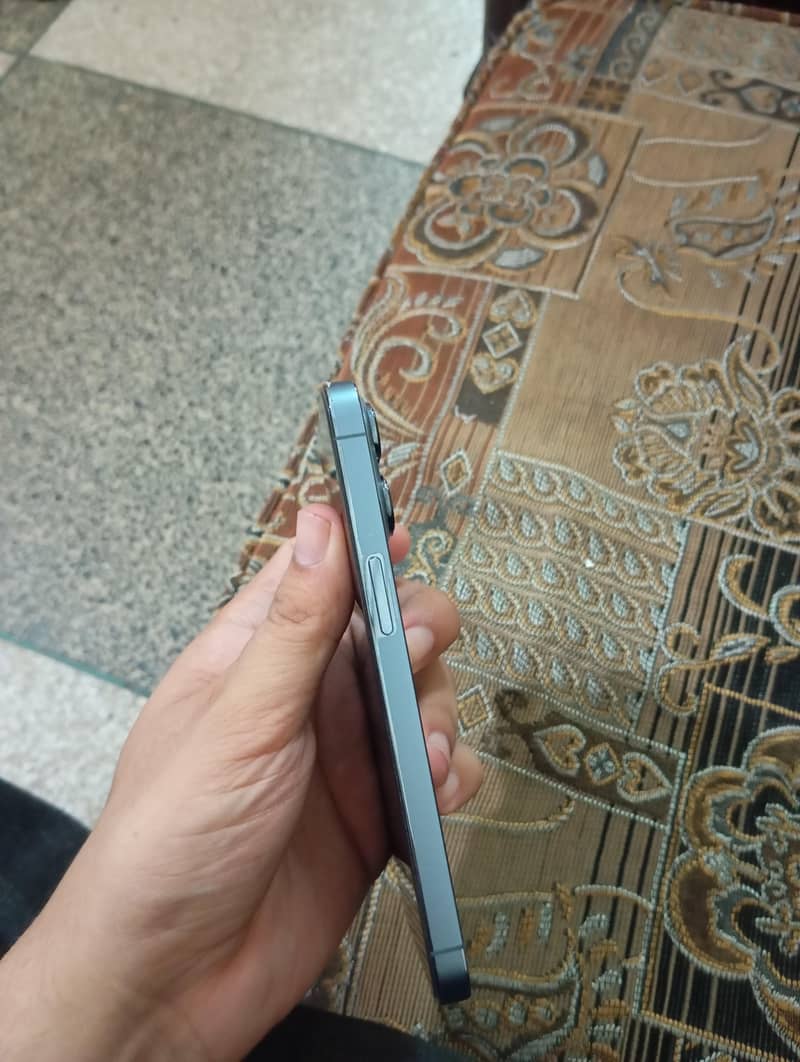 Apple iPhone 13 Pro 4