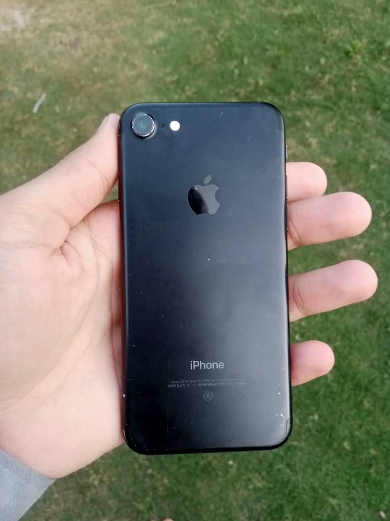 Apple iPhone 7 1