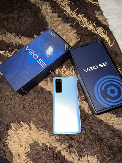 Vivo V20 SE 8/128 with box all ok