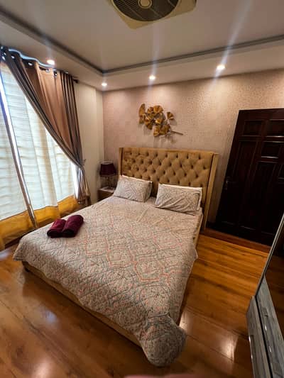 2 BED LUXURY FULLY FURNISHED APARTMENT AVAILABLE FOR RENT PRIME LOCATION AT BAHRIA TOWN LHR