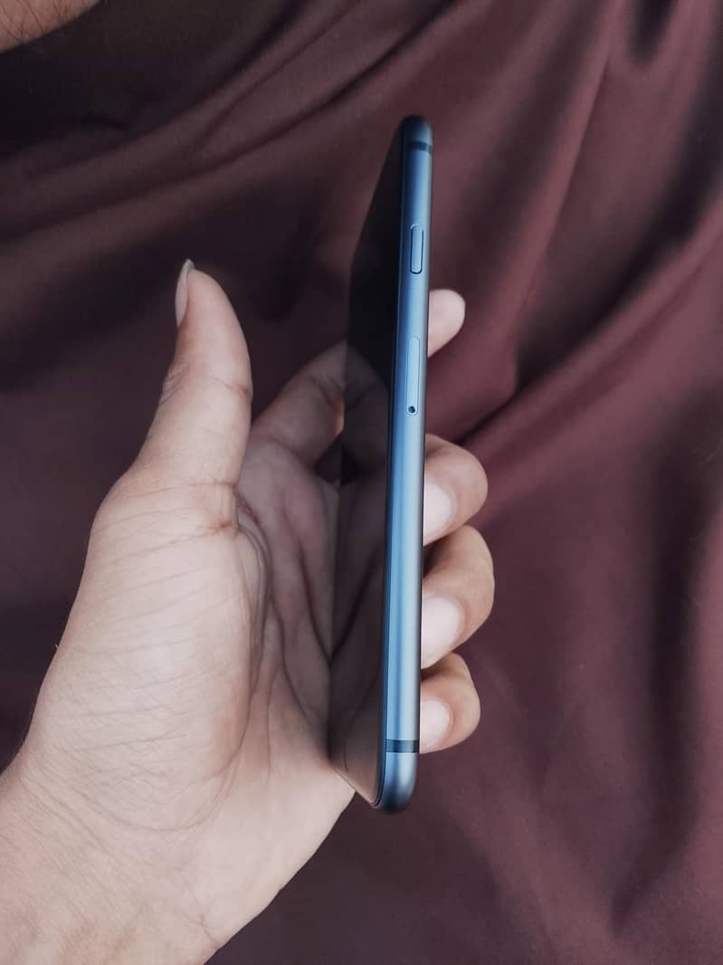 Apple iPhone 8 1