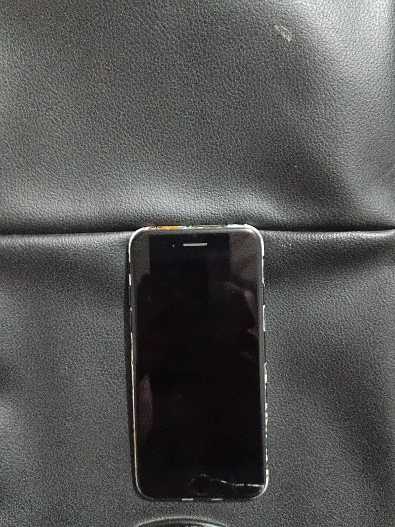Apple iPhone 7 0