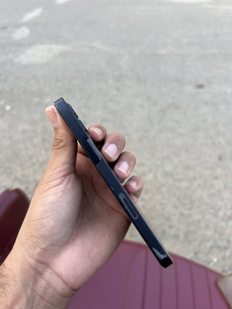 Apple iPhone 12 2