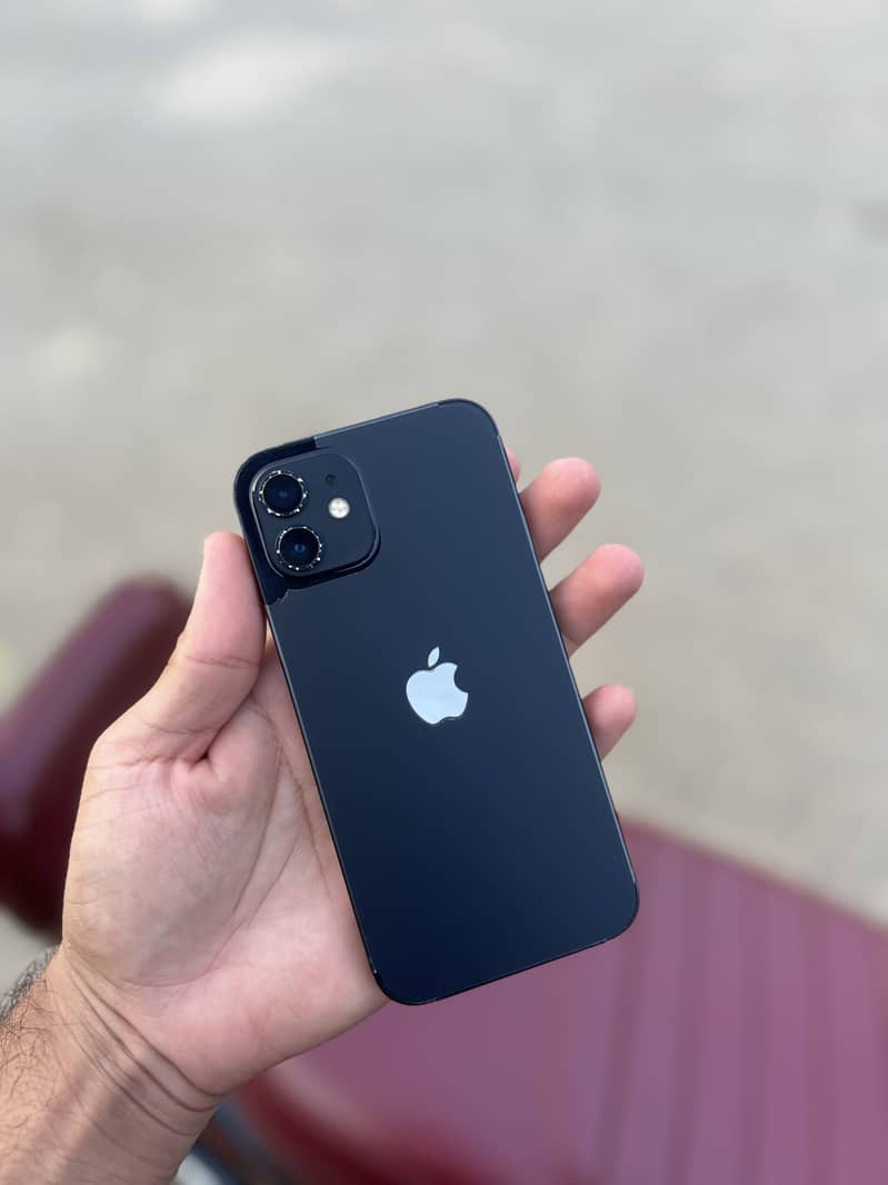 Apple iPhone 12 3