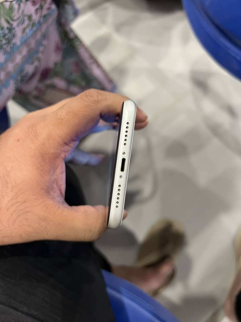 Apple iPhone 11 5