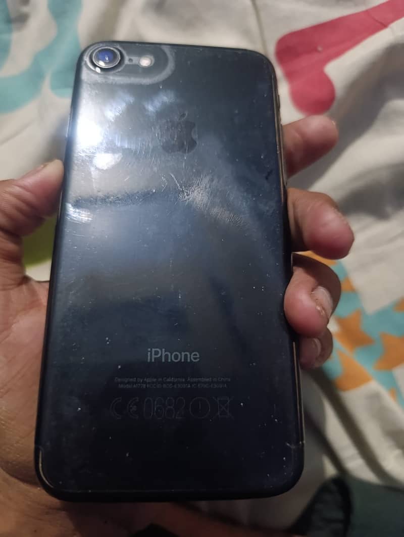 Apple iPhone 7 0