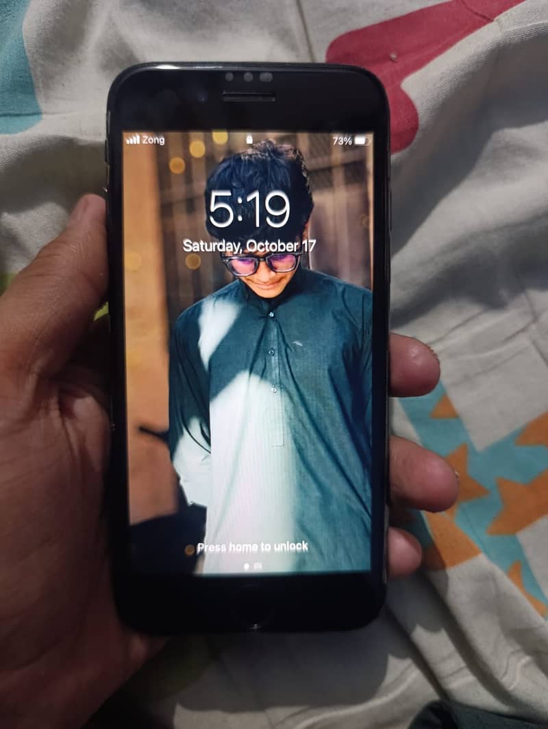 Apple iPhone 7 2