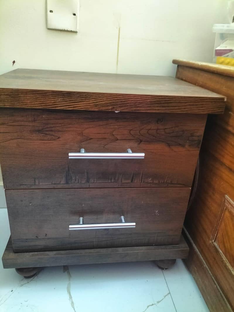 Dressing table & Side table 0