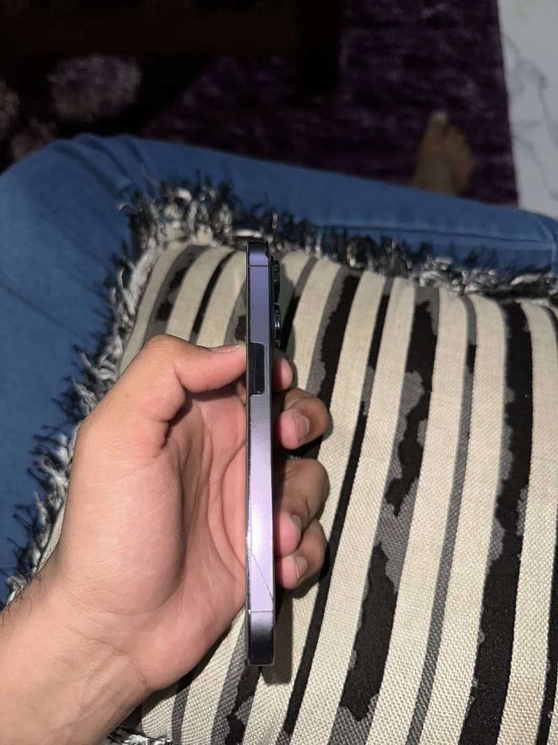 Apple iPhone 14 Pro 1