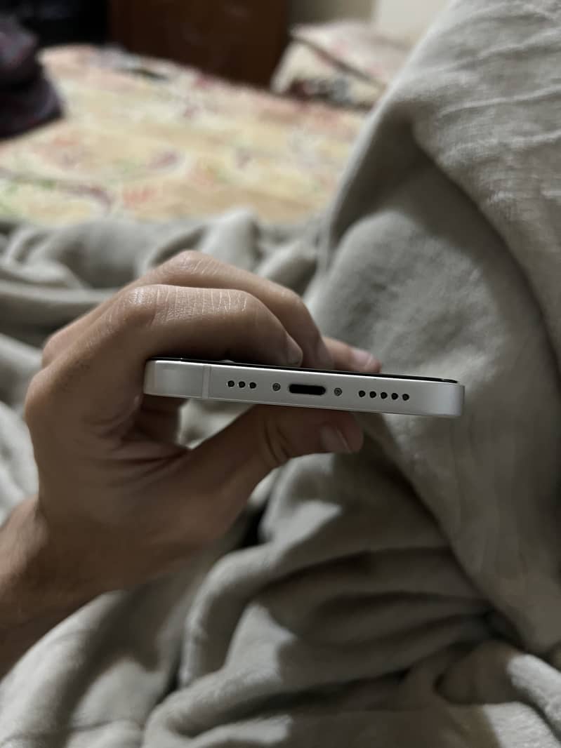 Apple iPhone 12 3