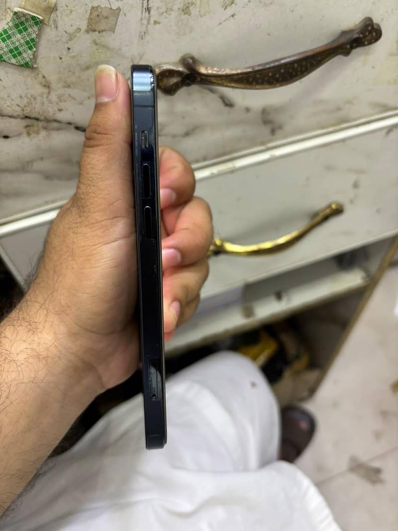 Apple iPhone 12 Pro 4