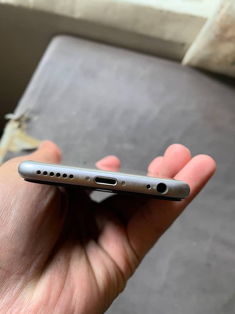 Apple iPhone 6S 3