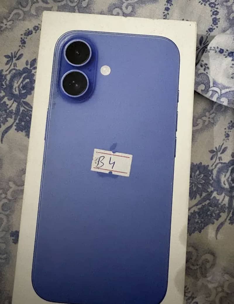 Apple iPhone 16 0
