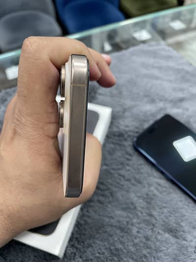 Apple iPhone 16 Pro Max