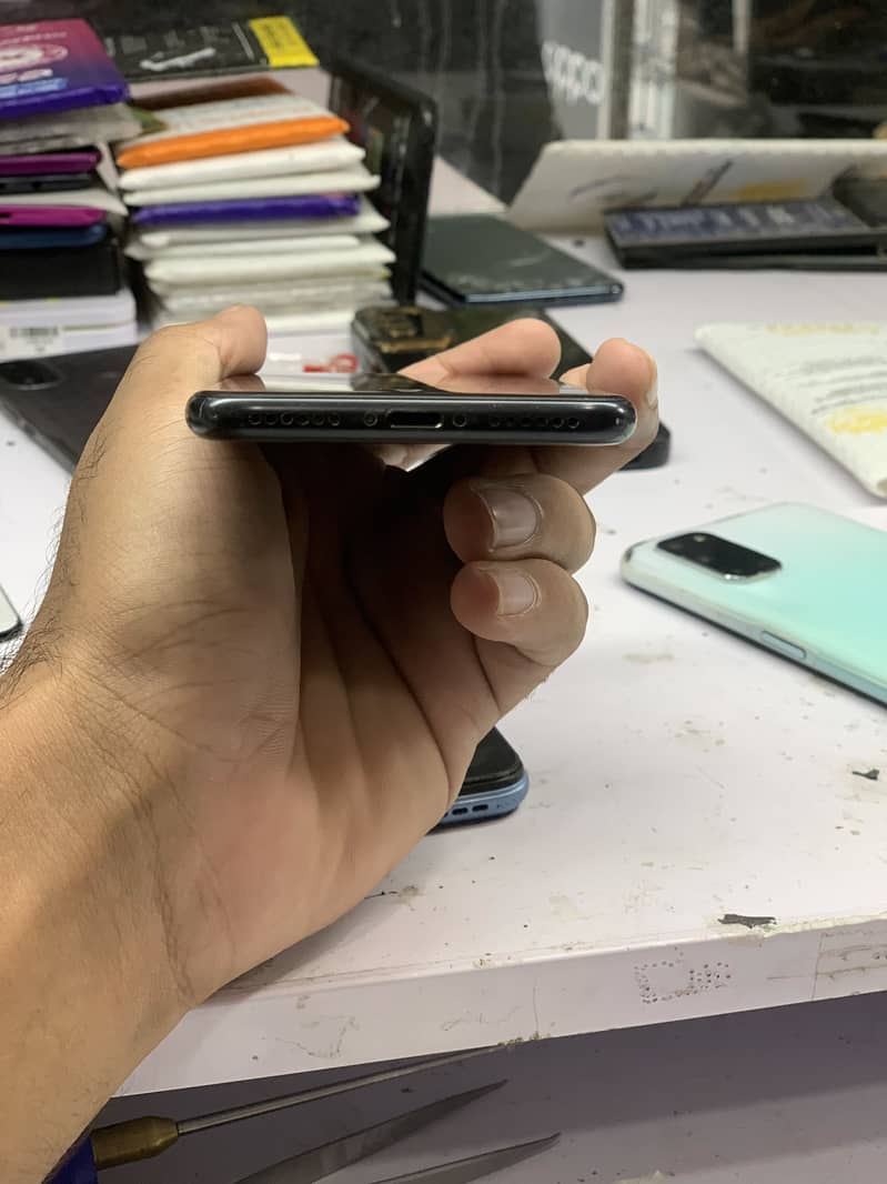 Apple iPhone SE 6