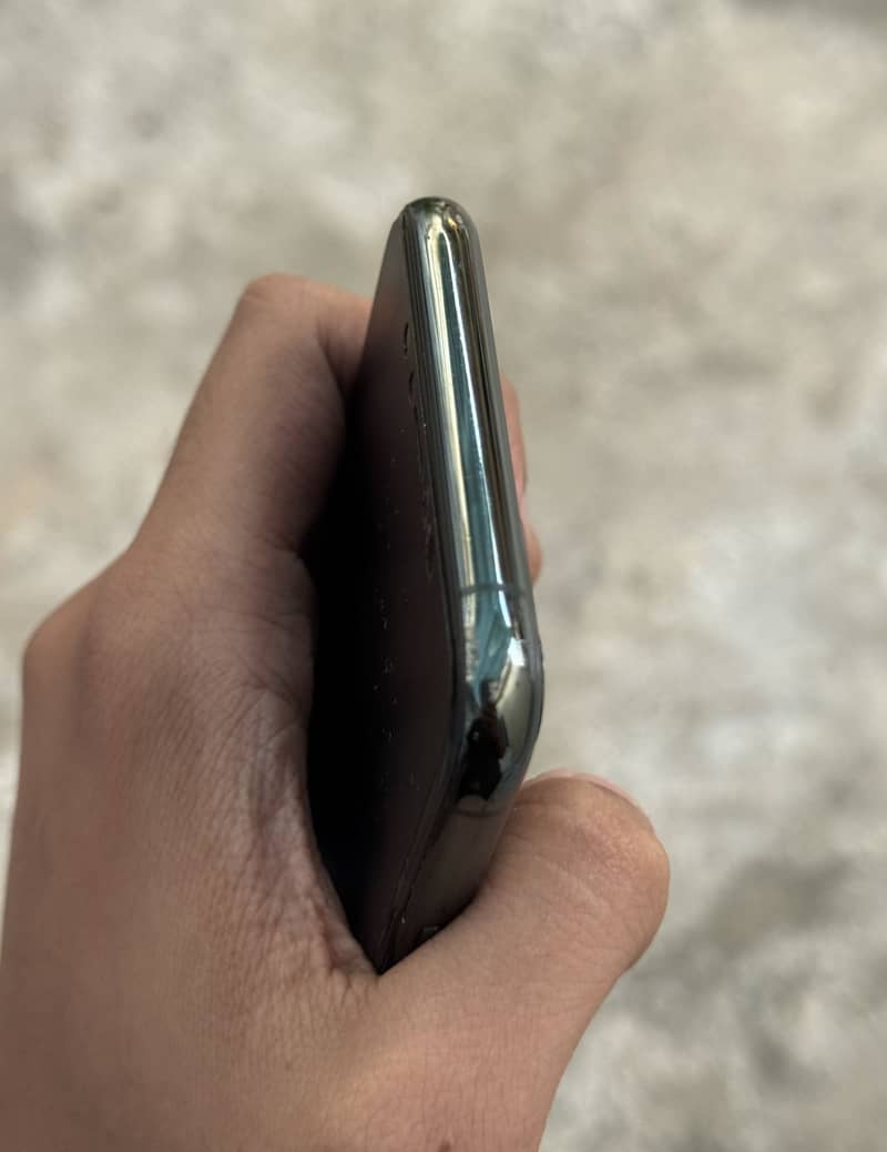 Apple iPhone 11 Pro 3